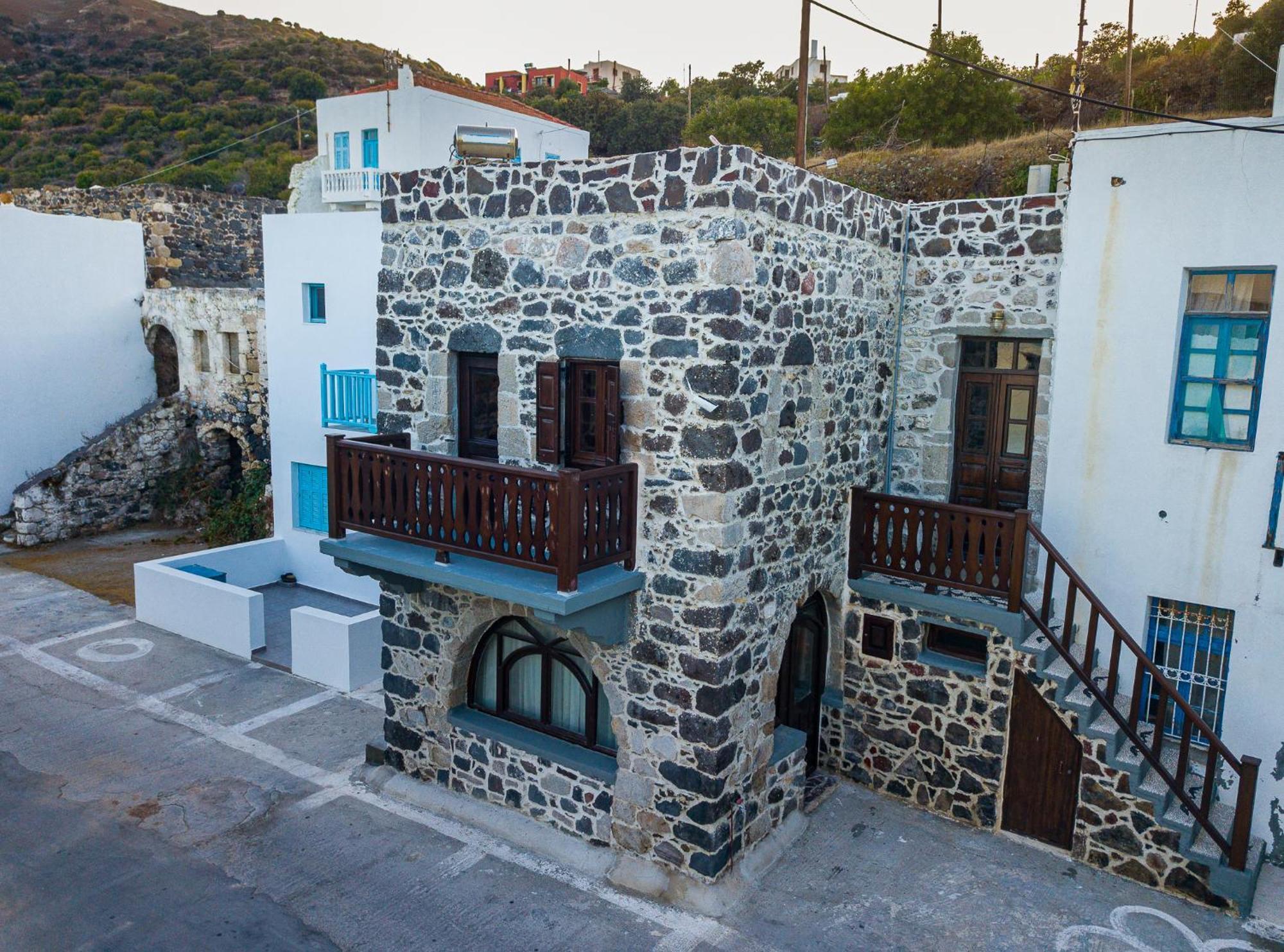 Апартаменти Plousiadi΄S Stone House Paloi Екстер'єр фото