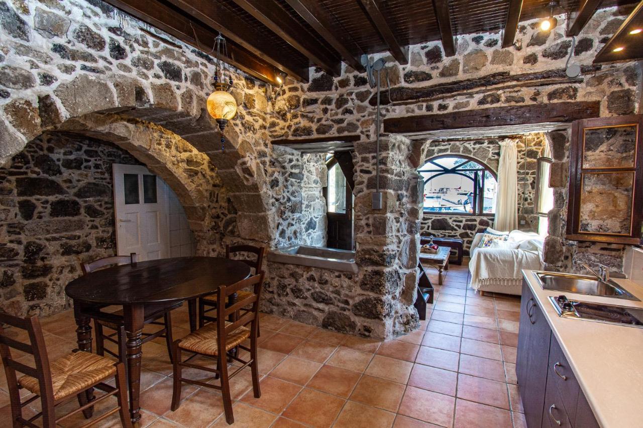 Апартаменти Plousiadi΄S Stone House Paloi Екстер'єр фото